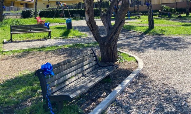 Il Parco di Via Fosso Scilicino si tinge di azzurro per la Giornata Mondiale per la Consapevolezza sull’Autismo
